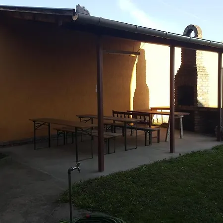 Amina Guest house Morahalom
