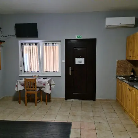 Amina Guest house